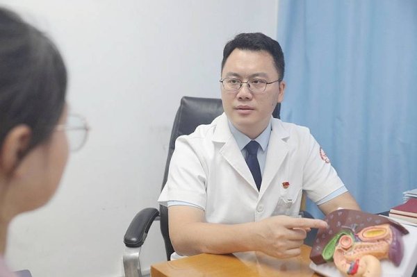 春安配资 “听信偏方自行排石？”专家紧急提醒：这种操作太危险
